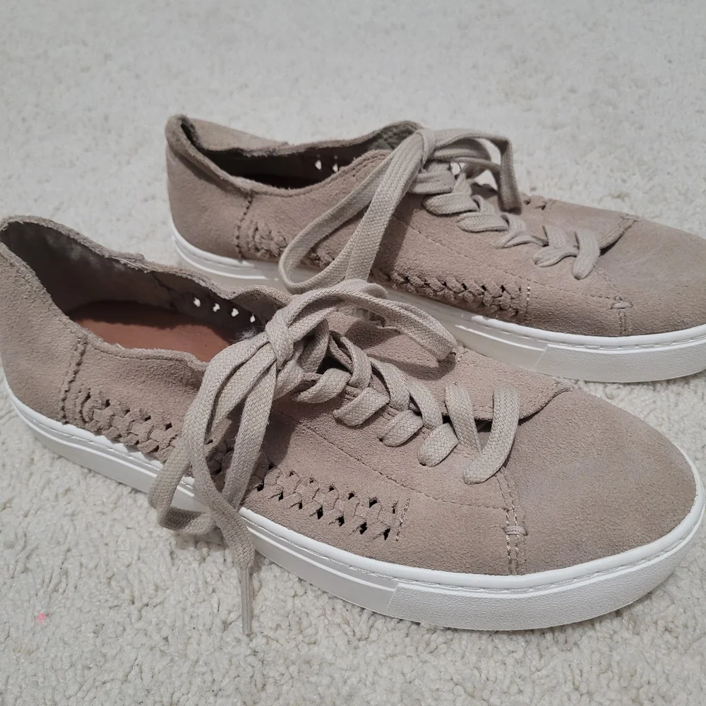 Toms Tan Sneakers Suede Low-Top Casual Size 6.5 - Picture 3 of 8